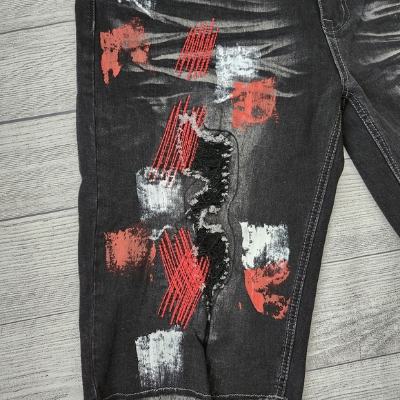 Black and Red Splatter Paint Distressed Men's Biker Shorts (Size 40 & 42) - Picture 4 of 15